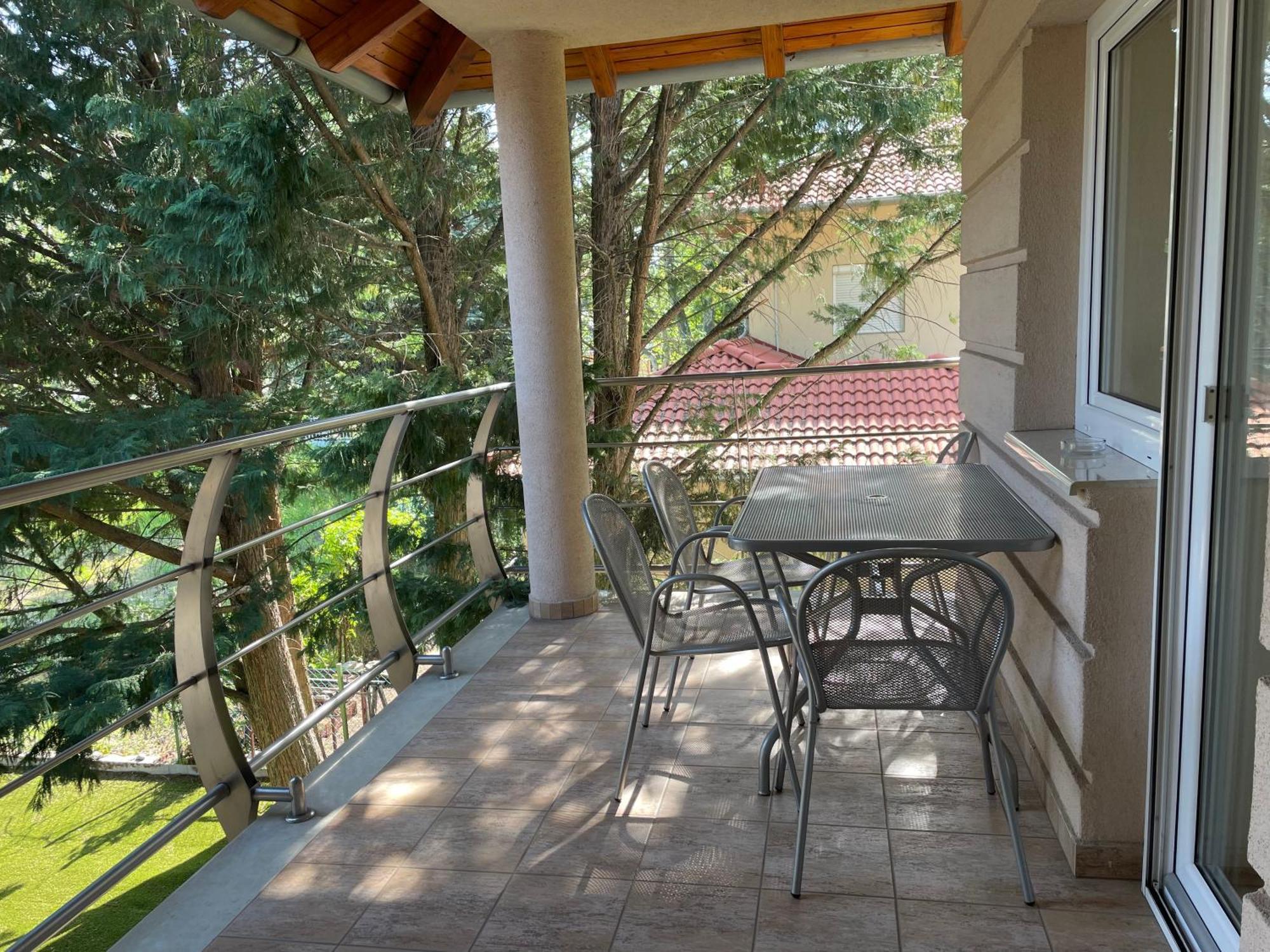 Amore Apartmanhaz Siófok Esterno foto