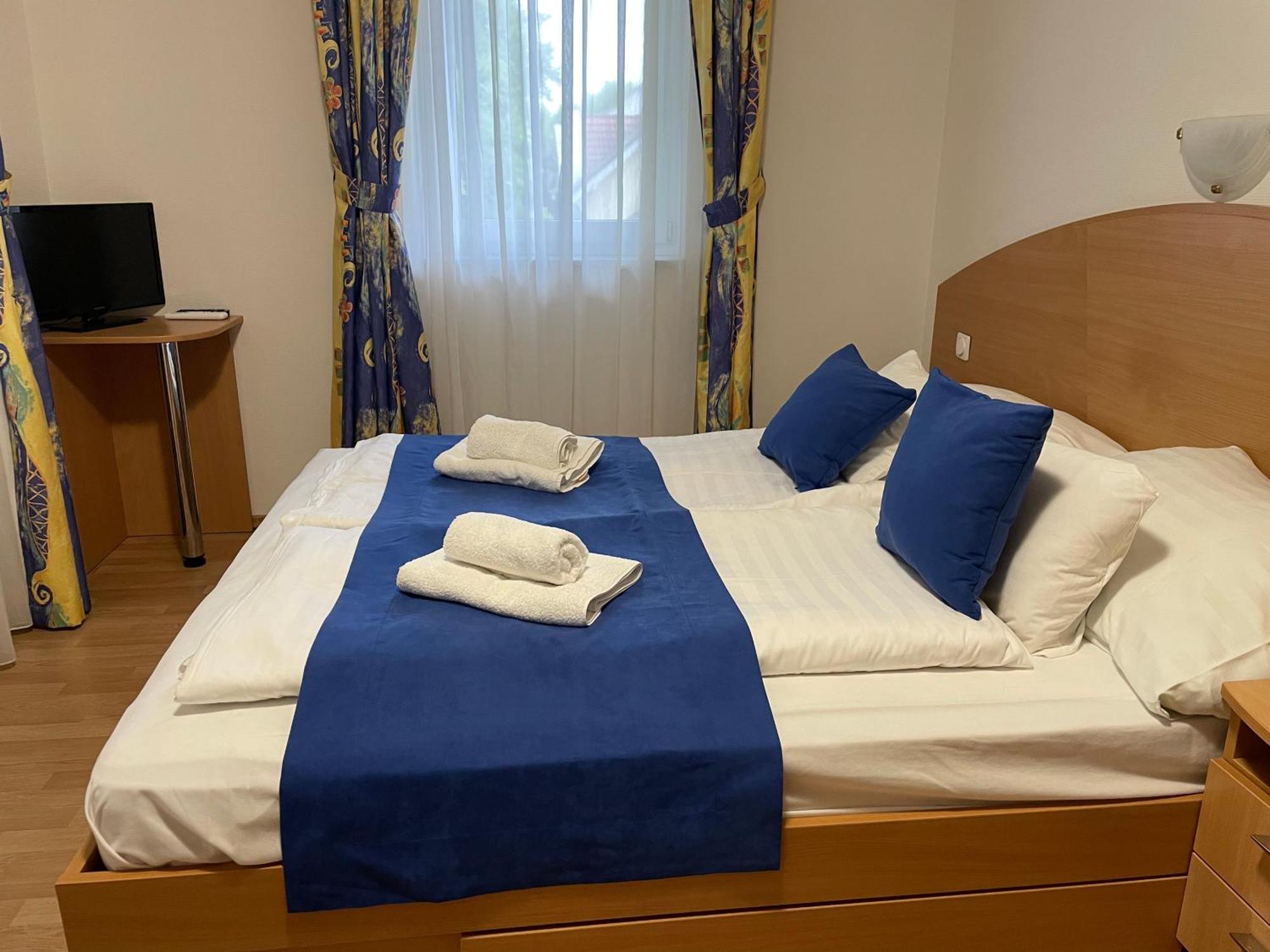 Amore Apartmanhaz Siófok Esterno foto