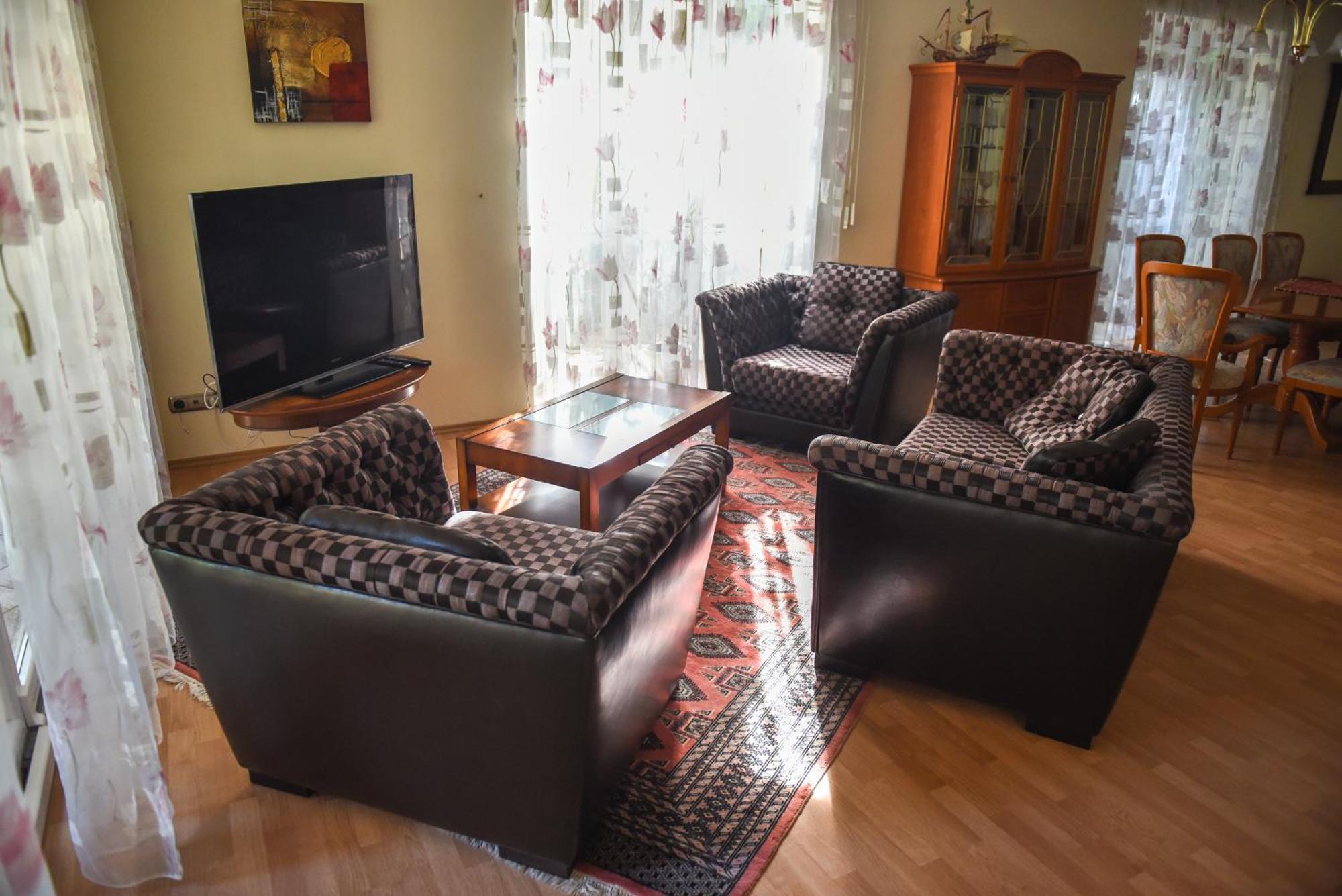 Amore Apartmanhaz Siófok Esterno foto
