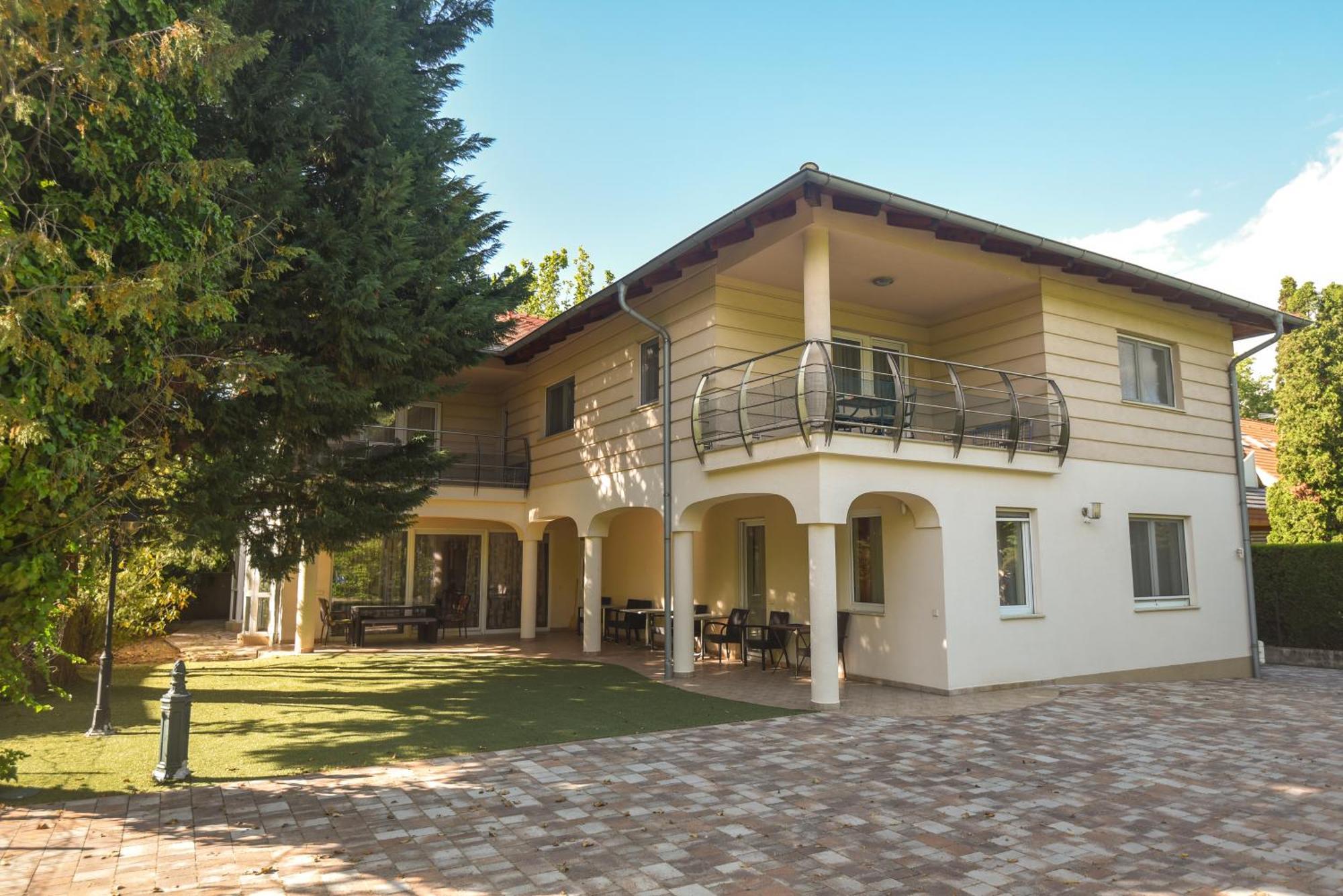 Amore Apartmanhaz Siófok Esterno foto