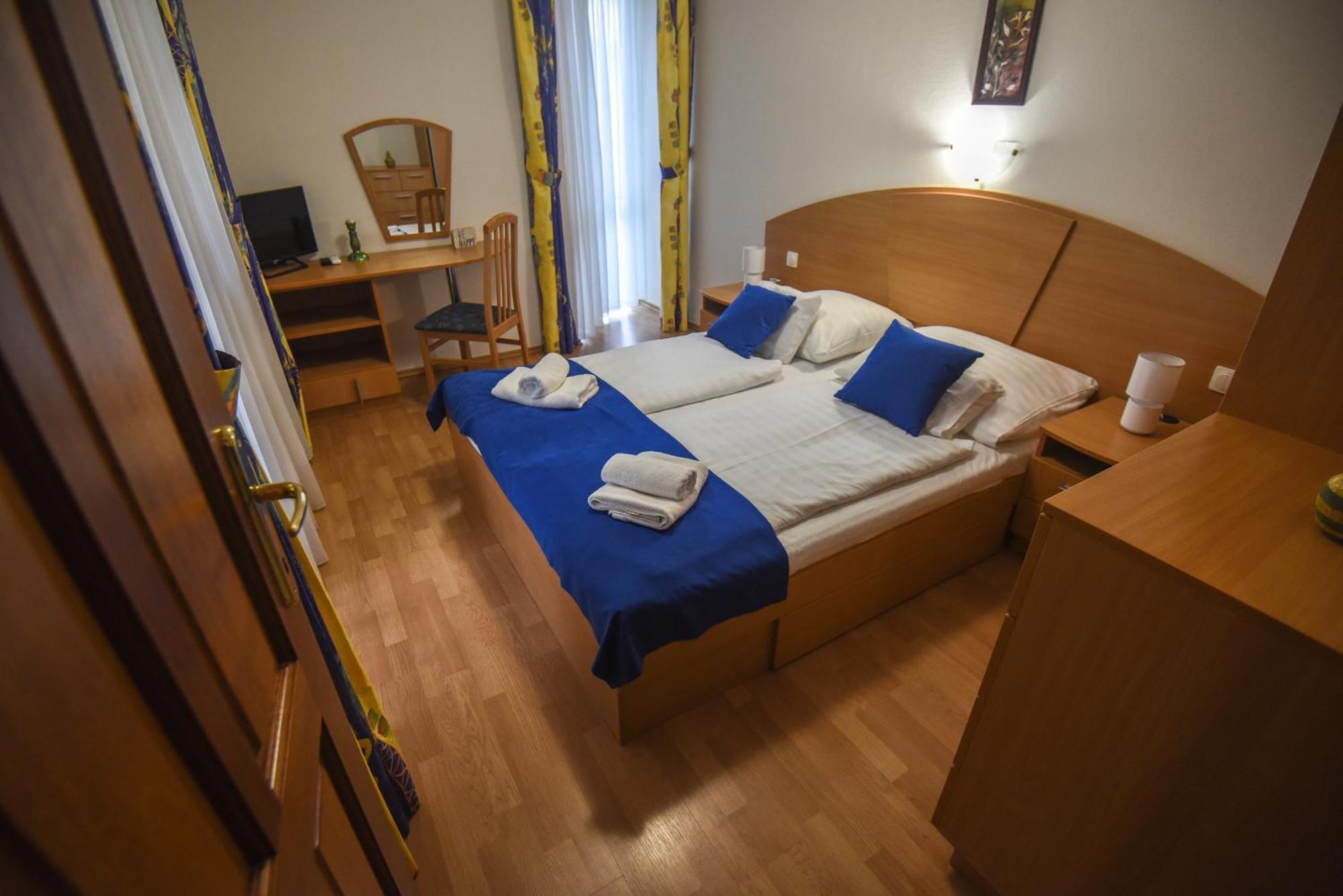 Amore Apartmanhaz Siófok Esterno foto