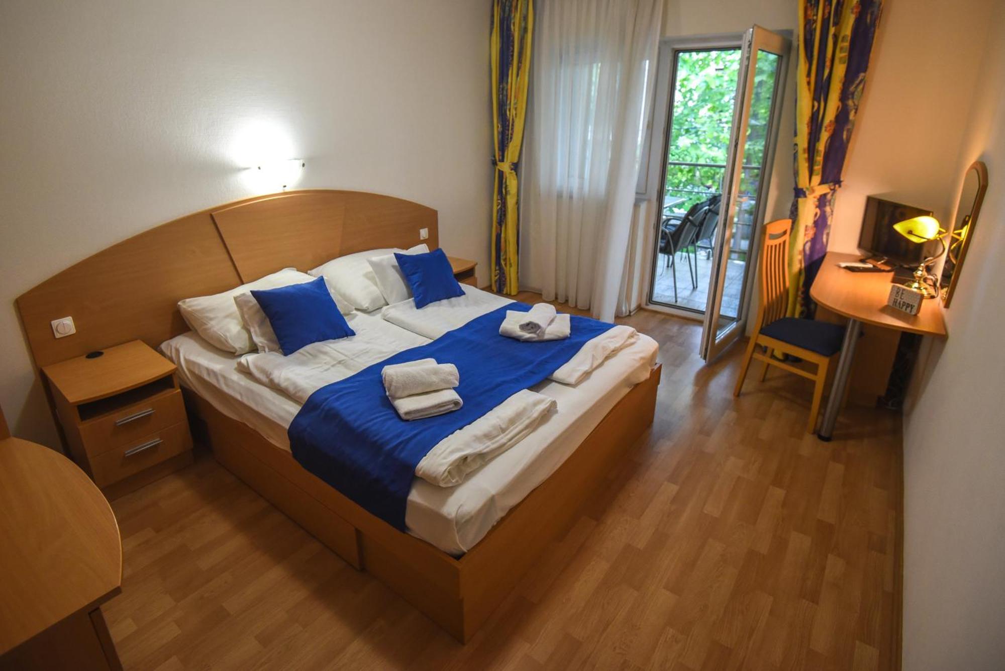 Amore Apartmanhaz Siófok Esterno foto