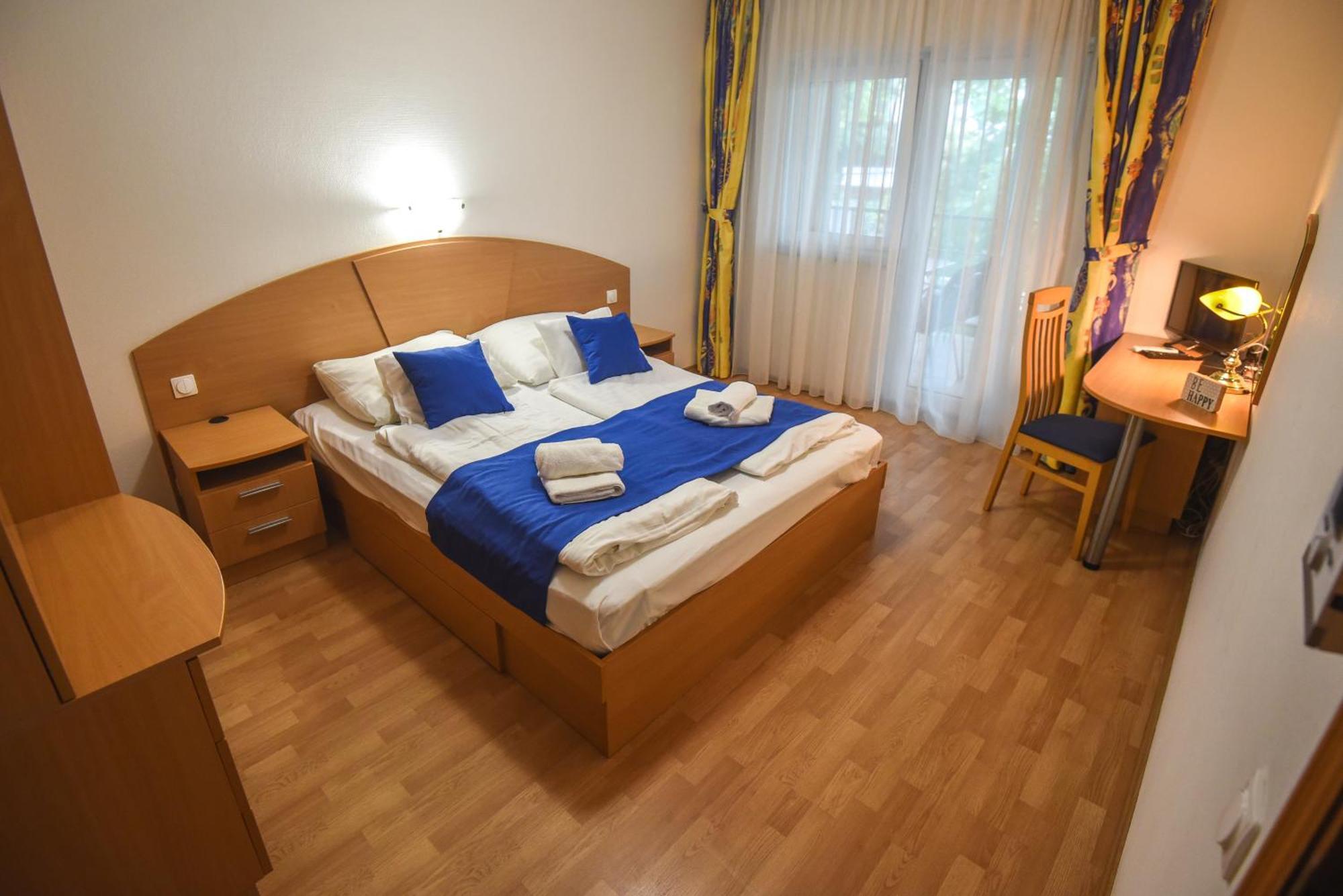 Amore Apartmanhaz Siófok Esterno foto