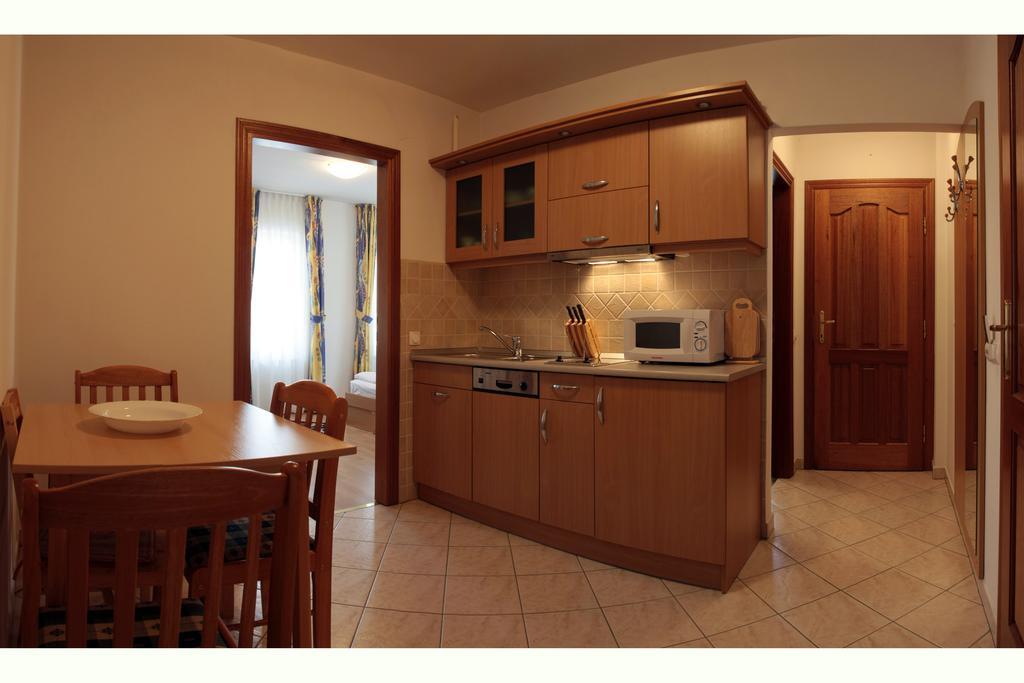 Amore Apartmanhaz Siófok Esterno foto
